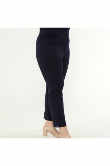 Büyük Beden Paçası Ufak Yırtmaçlı Pantolon