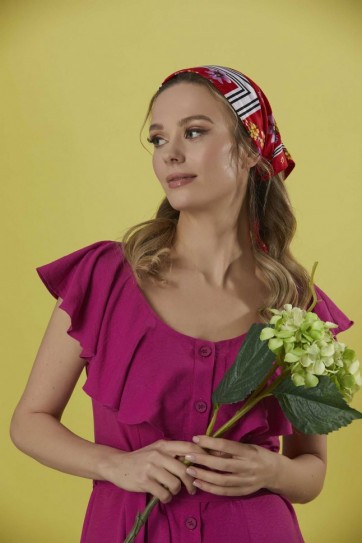 Yakası Volanlı Önü Düğmeli Elbise