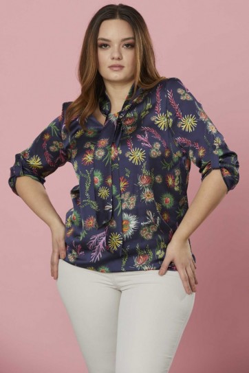 Büyük Beden Yakası Bağlamalı Emprime  Bluz