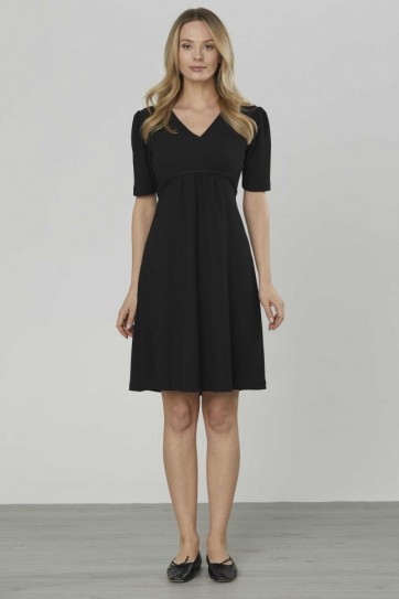 V Yaka Kolu ve Göğüs Altı Büzgülü Elbise