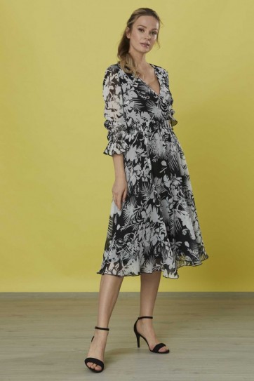 Beli ve Kolu Lastikli Emprime Elbise