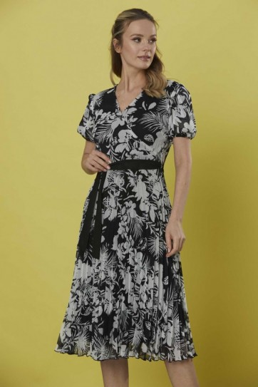 Eteği Pliseli Siyah Beyaz Emprime Elbise