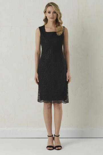 Kare Yaka Kolsuz Güpürlü Elbise