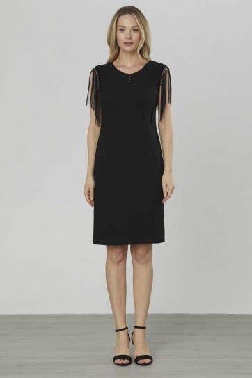 Kolları Püsküllü Yakası Trok Aksesuarlı Elbise