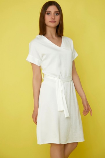 Düşük Kol V Yaka Kemerli Elbise